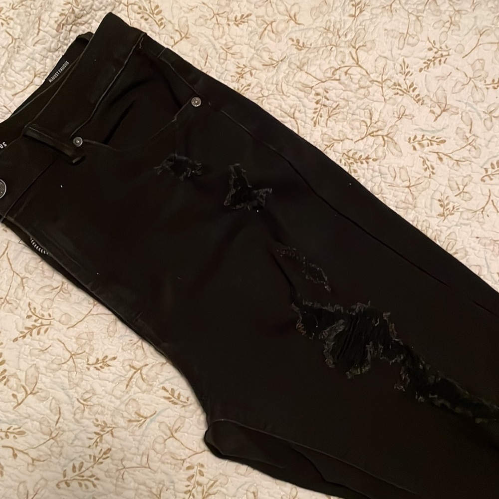 Size 7 - Picture 2 of 8